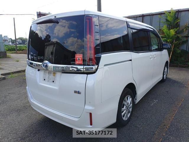 Toyota NOAH 2021-07 8546561-4