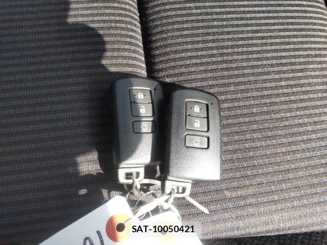 Toyota NOAH 2021-07 8546563-14