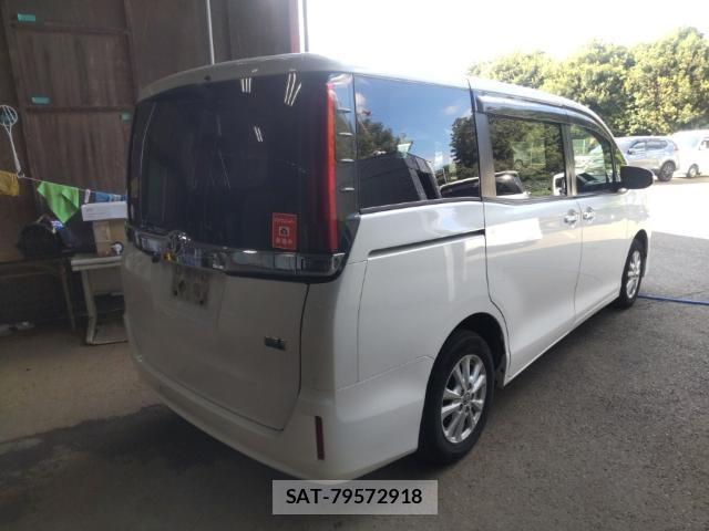 Toyota NOAH 2021-07 8546568-4