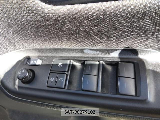 Toyota NOAH 2021-07 8546569-13