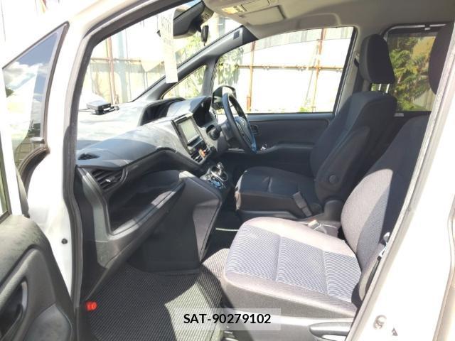 Toyota NOAH 2021-07 8546569-15