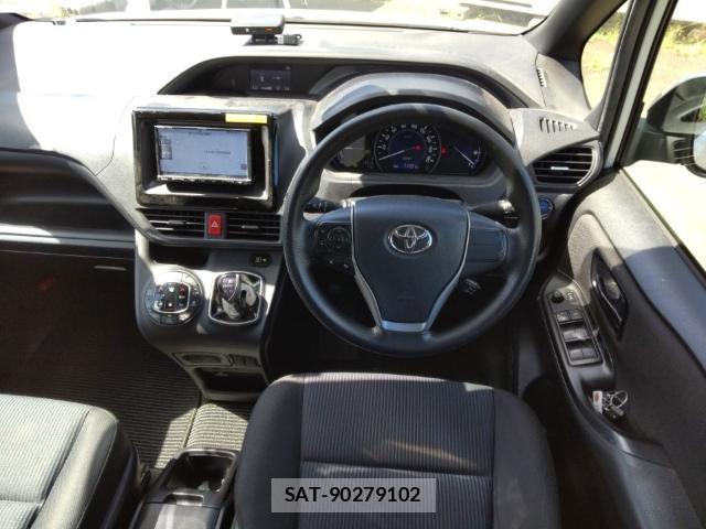 Toyota NOAH 2021-07 8546569-2