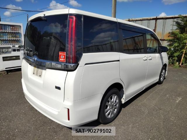 Toyota NOAH 2021-07 8546569-4