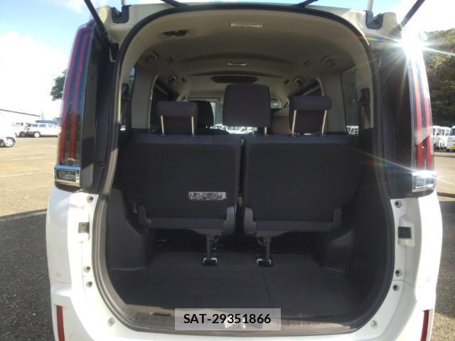 Toyota NOAH 2021-08 8546571-7