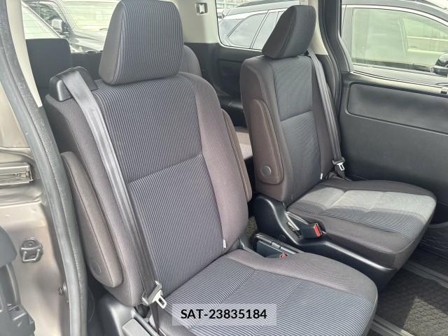 Toyota NOAH 2021-11 8546596-2