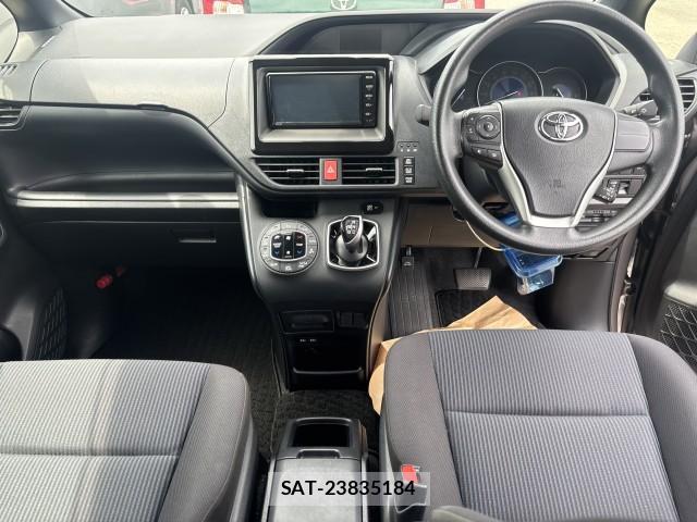 Toyota NOAH 2021-11 8546596-3
