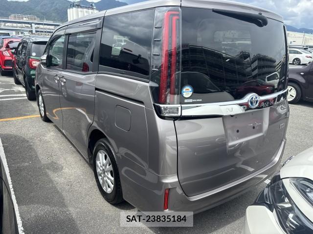 Toyota NOAH 2021-11 8546596-6