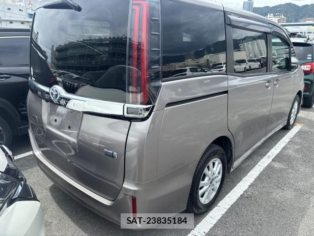 Toyota NOAH 2021-11 8546596-7
