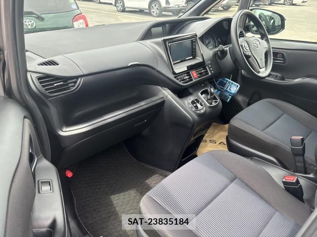 Toyota NOAH 2021-11 8546596-8