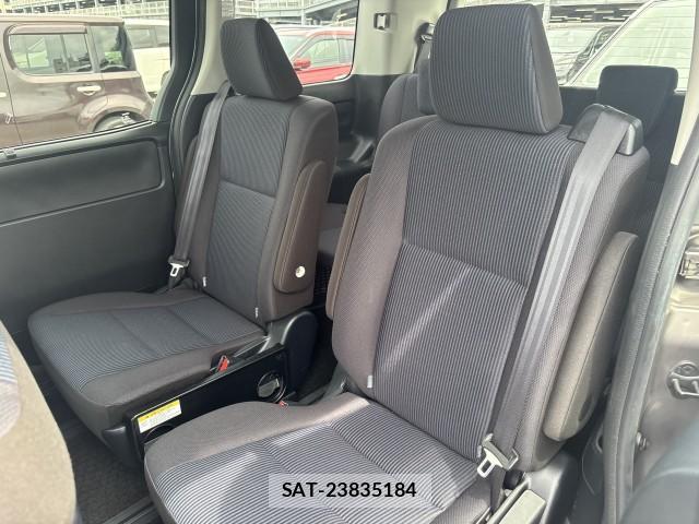 Toyota NOAH 2021-11 8546596-9