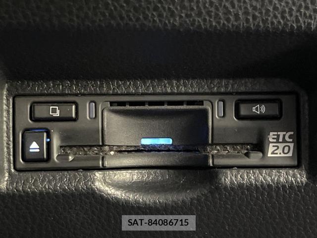 Toyota NOAH 2022-02 8546704-5