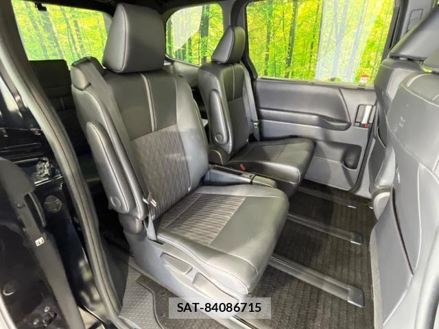 Toyota NOAH 2022-02 8546704-7