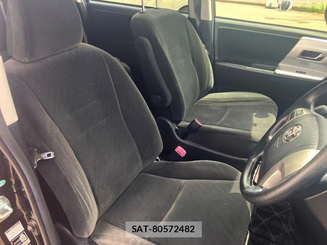 Toyota NOAH 2013-02 8547168-10