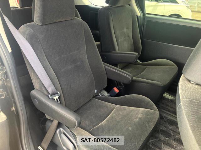 Toyota NOAH 2013-02 8547168-11