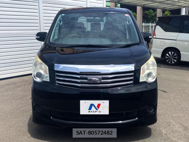 Toyota NOAH 2013-02 8547168-14