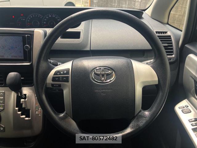 Toyota NOAH 2013-02 8547168-8