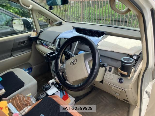 Toyota NOAH 2009-07 8547349-11