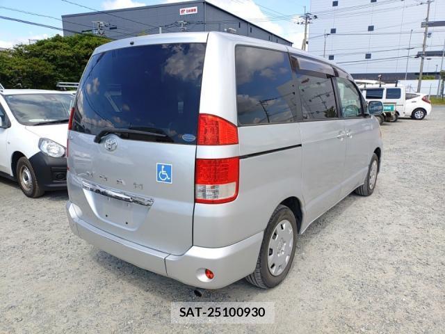 Toyota NOAH 2006-02 8547562-2