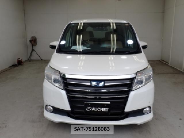 Toyota NOAH 2014-07 8547809-3