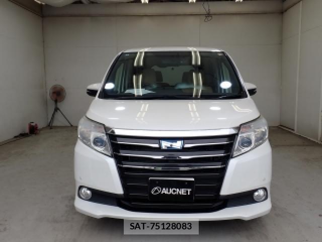 Toyota NOAH 2014-07 8547809-5