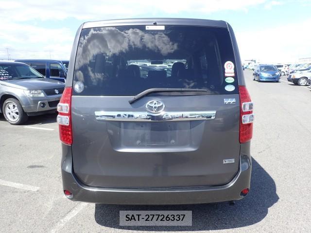 Toyota NOAH 2012-05 8547954-1