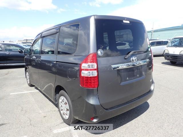 Toyota NOAH 2012-05 8547954-14