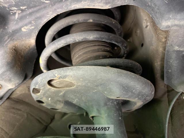 Toyota NOAH 2017-01 8548083-19