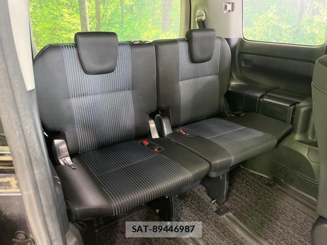 Toyota NOAH 2017-01 8548083-9
