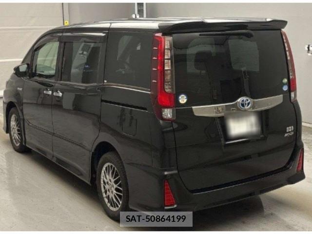 Toyota NOAH 2017 8548117-1