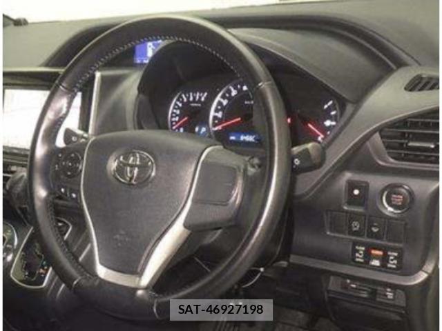 Toyota NOAH 2015-12 8548145-2