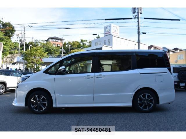 Toyota NOAH 2021-12 8548654-7