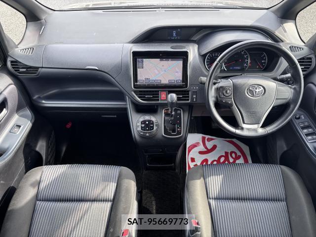Toyota NOAH 2019-10 8549034-12