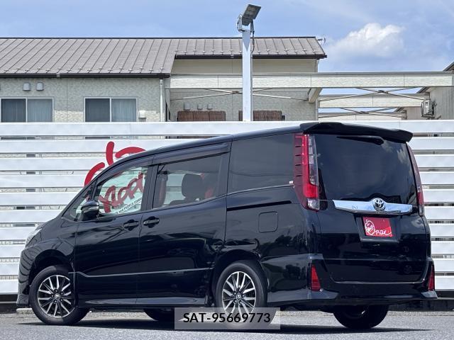Toyota NOAH 2019-10 8549034-5