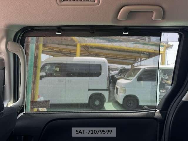 Toyota NOAH 2017-06 8549114-12