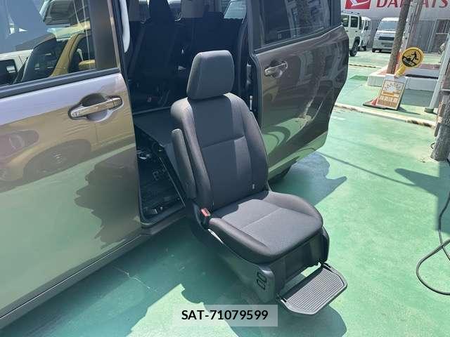 Toyota NOAH 2017-06 8549114-6