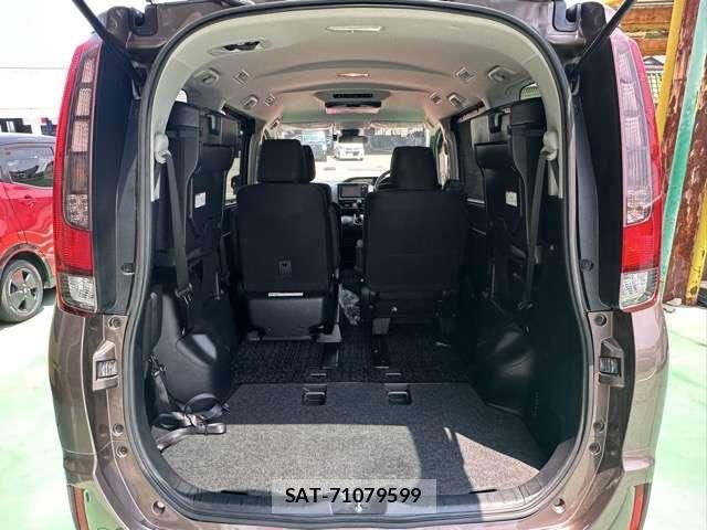 Toyota NOAH 2017-06 8549114-9