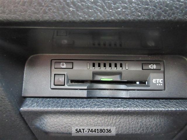 Toyota NOAH 2019-08 8549470-13