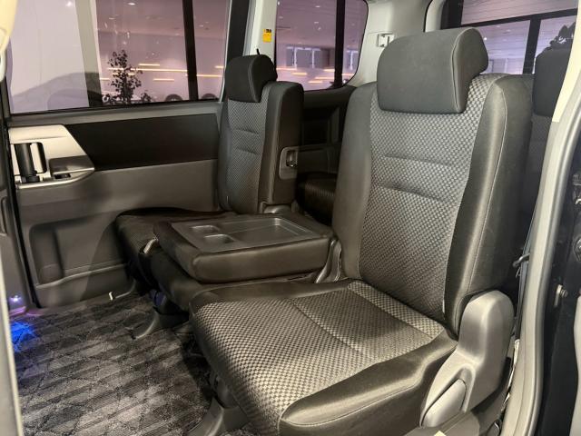 Toyota NOAH 2008-01 8549481-2