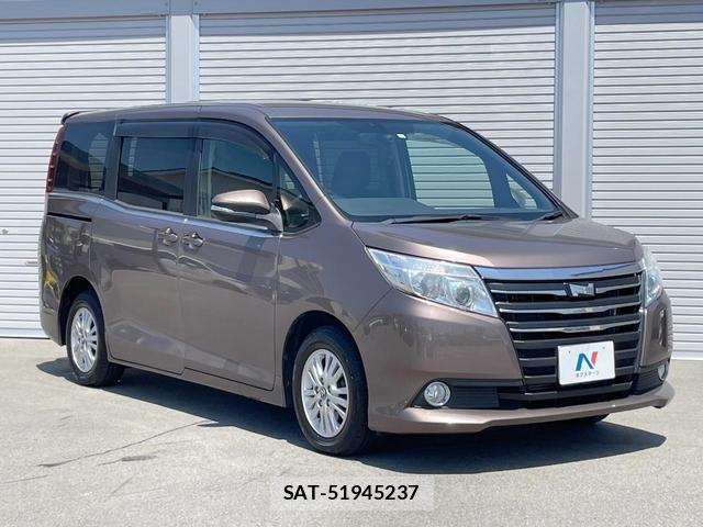 Toyota NOAH 2015-11 8549628-14