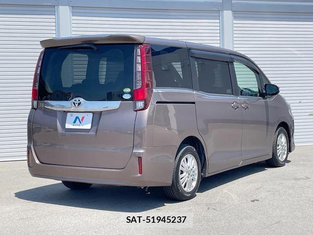 Toyota NOAH 2015-11 8549628-15
