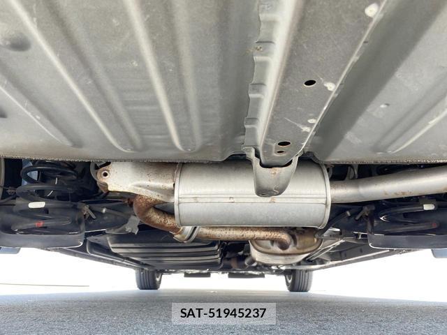 Toyota NOAH 2015-11 8549628-17