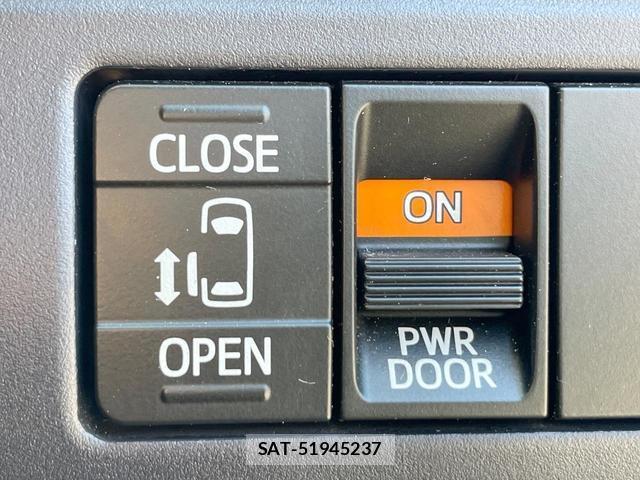 Toyota NOAH 2015-11 8549628-6