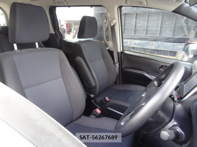 Toyota NOAH 2015-05 8549724-11