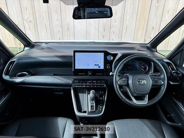 Toyota NOAH 2022-02 8549736-1