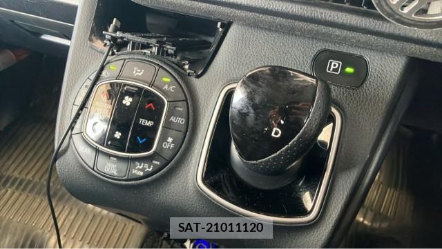 Toyota NOAH 2016-03 8550277-14