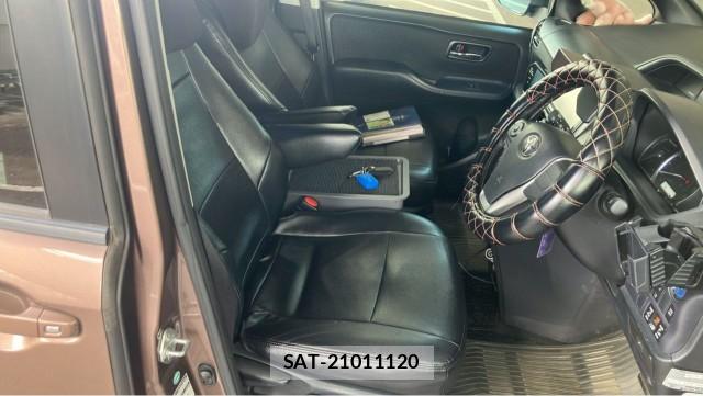 Toyota NOAH 2016-03 8550277-5