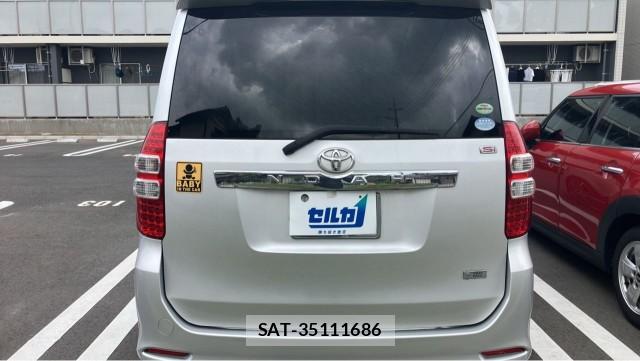 Toyota NOAH 2010-12 8550379-1