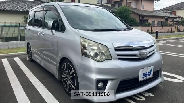 Toyota NOAH 2010-12 8550379-11