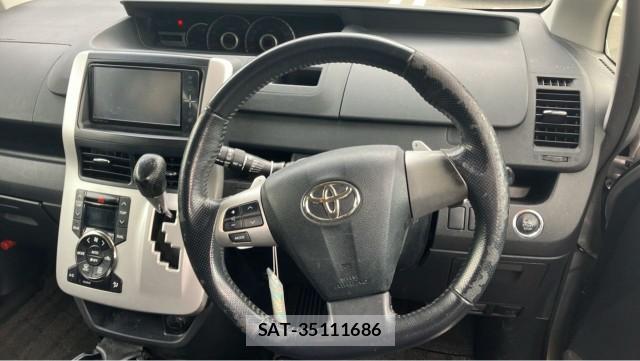 Toyota NOAH 2010-12 8550379-16