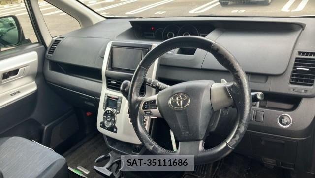 Toyota NOAH 2010-12 8550379-2